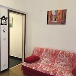 Ad Una Metro Dal Centro
